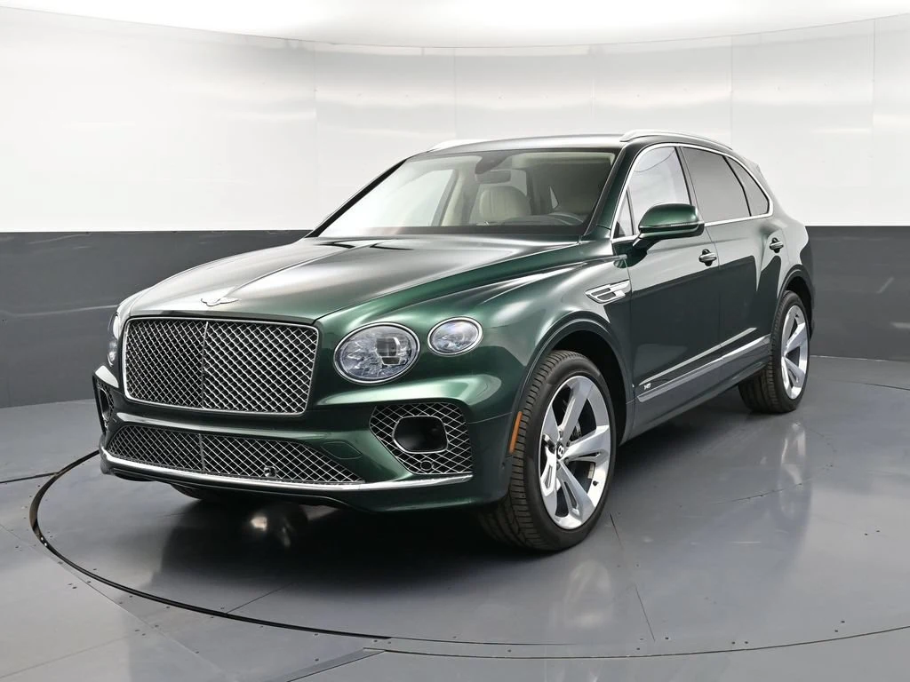 2022 Bentley Bentayga V8 First Edition for sale, front three-quarter view, Green
