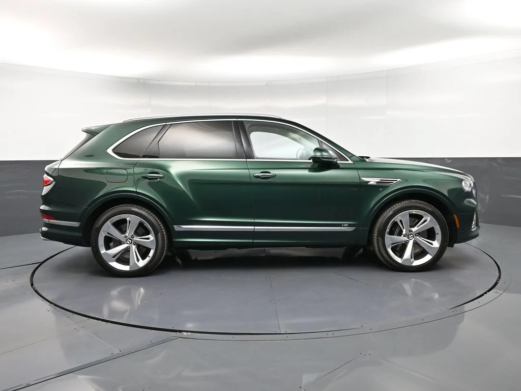 2022 Bentley Bentayga V8 First Edition for sale, exterior, Green