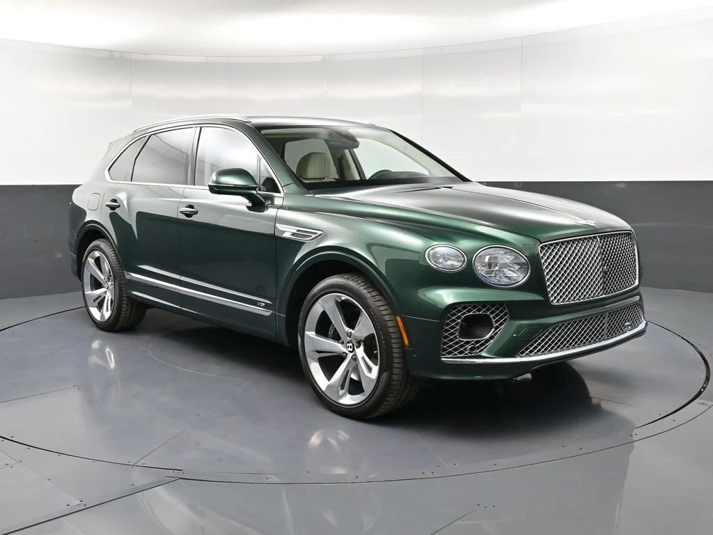 2022 Bentley Bentayga V8 First Edition for sale, front three-quarter view, Green