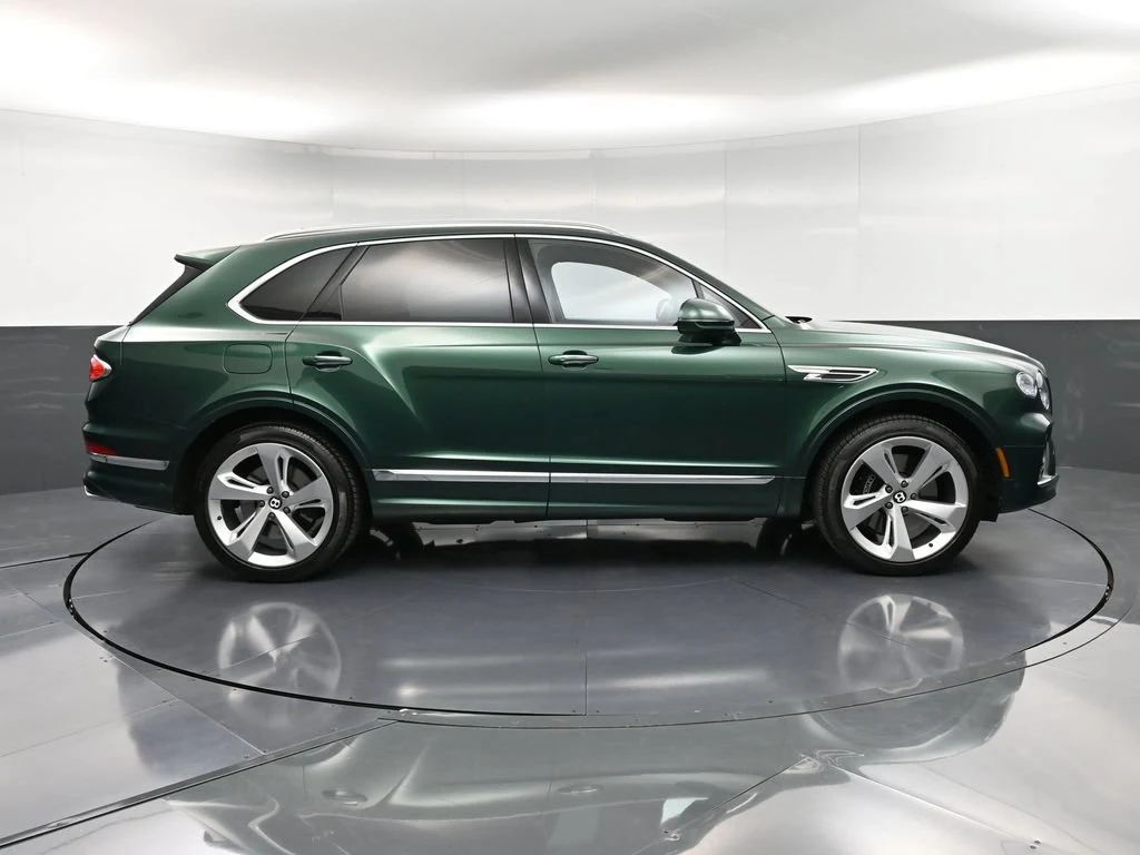 2023 Bentley Bentayga V8 for sale, exterior, Green