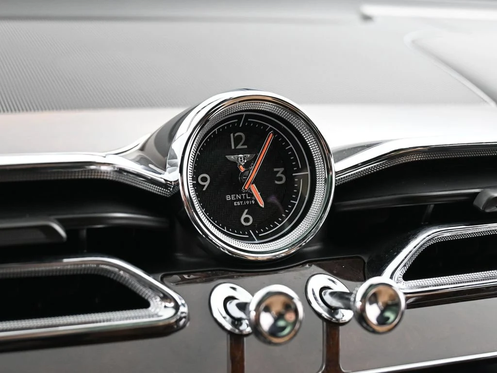 2023 Bentley Bentayga V8 interior, Camel