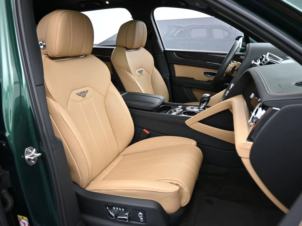 2023 Bentley Bentayga V8 interior, seats, Camel