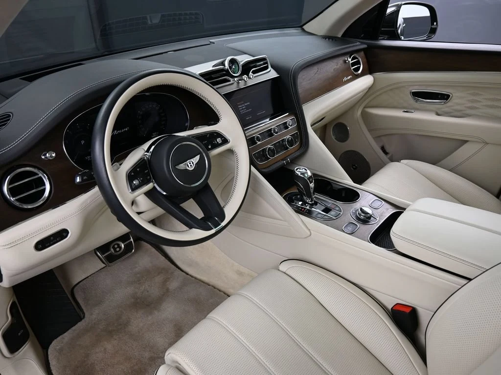 2024 Bentley Bentayga Azure interior, Linen