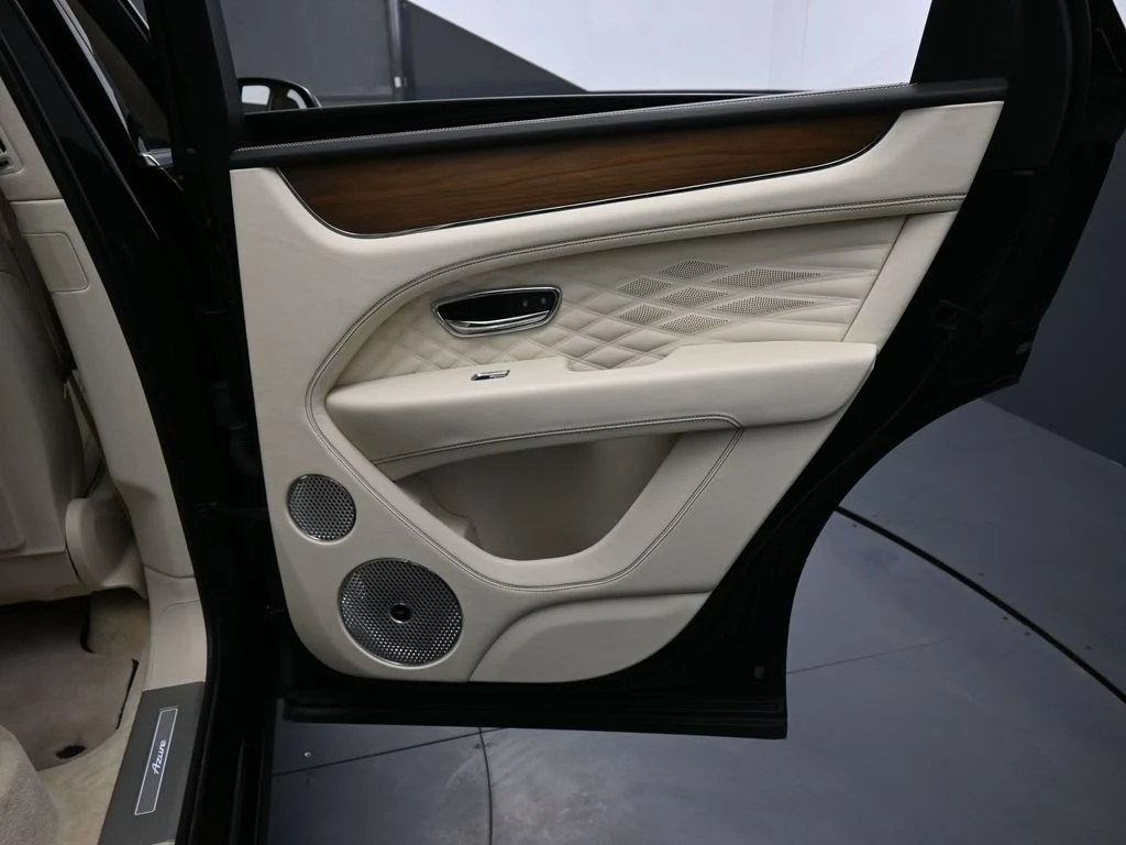 2024 Bentley Bentayga Azure interior, door panel, Linen