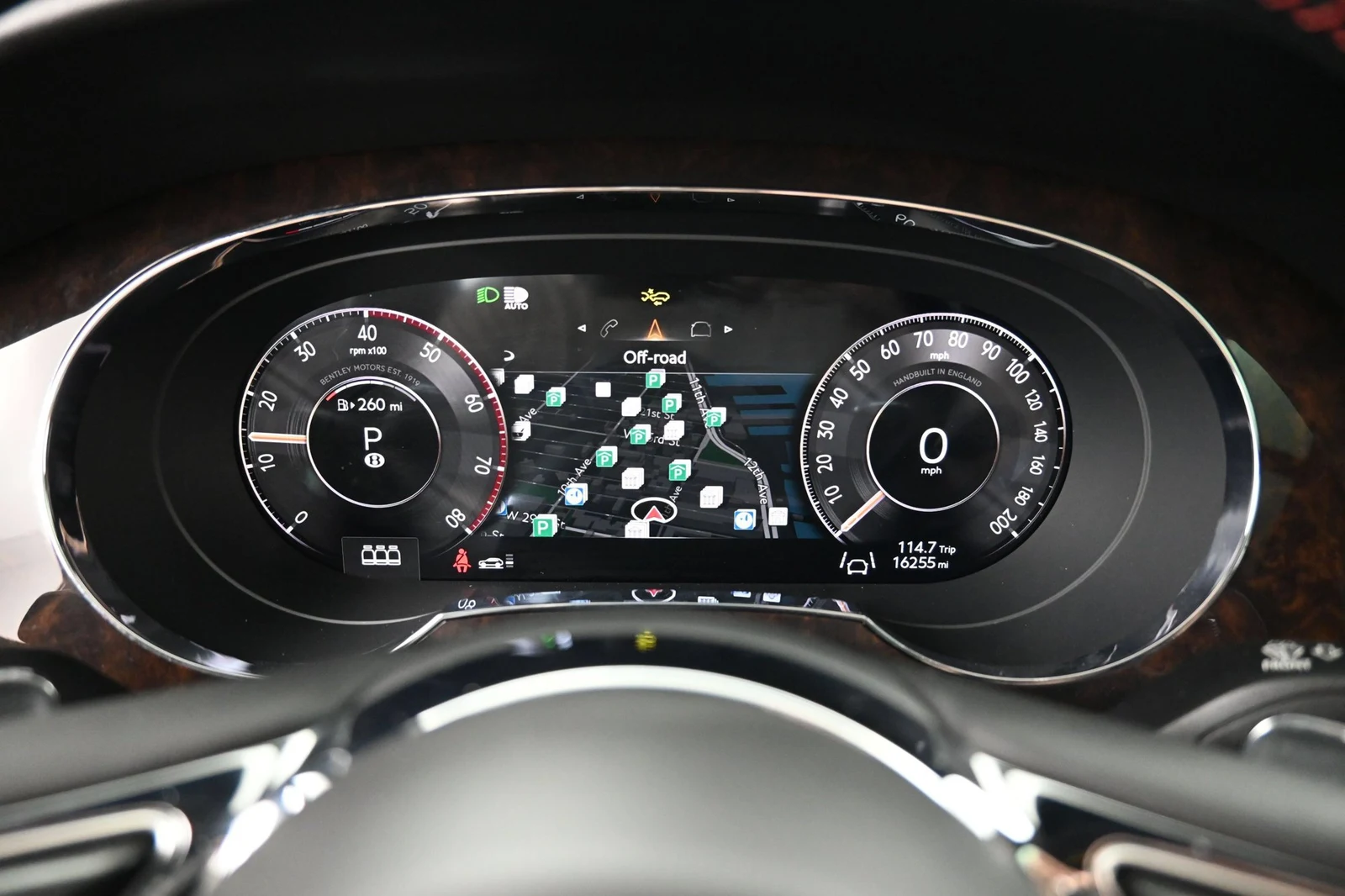 2024 Bentley Bentayga V8 interior
