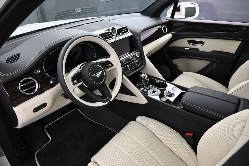 2026 Bentley Bentayga V8 interior, dashboard, Linen