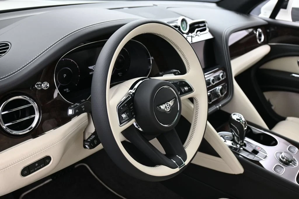2026 Bentley Bentayga V8 interior, Linen