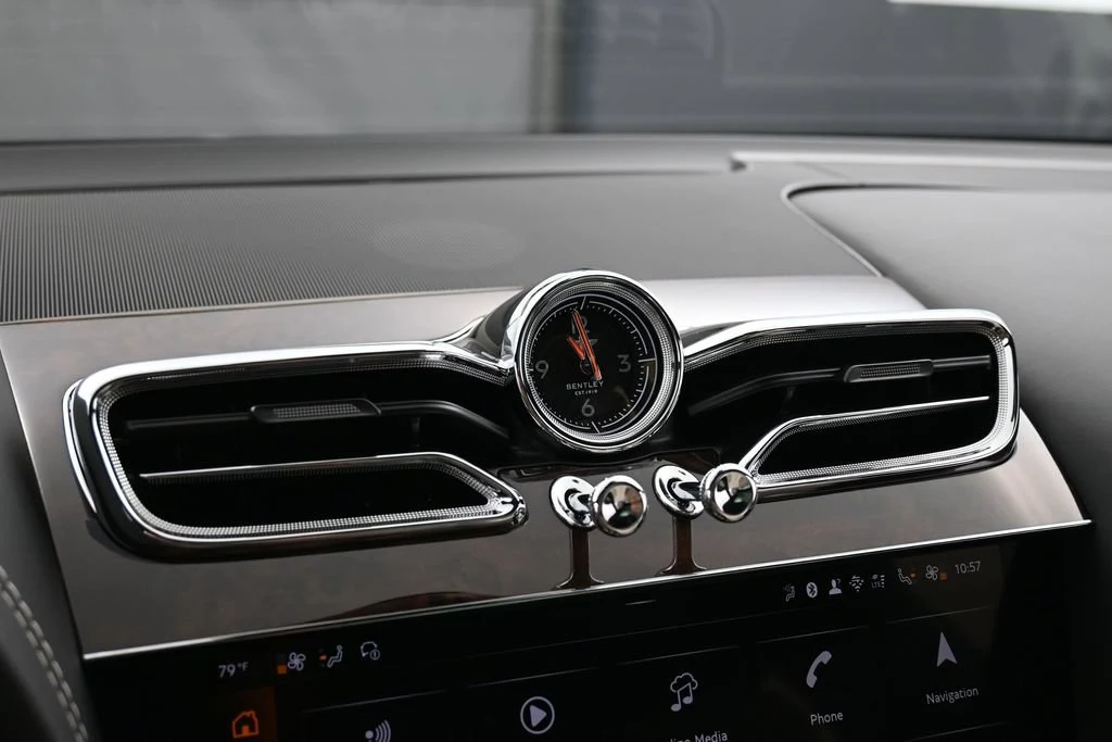 2026 Bentley Bentayga V8 interior, Linen