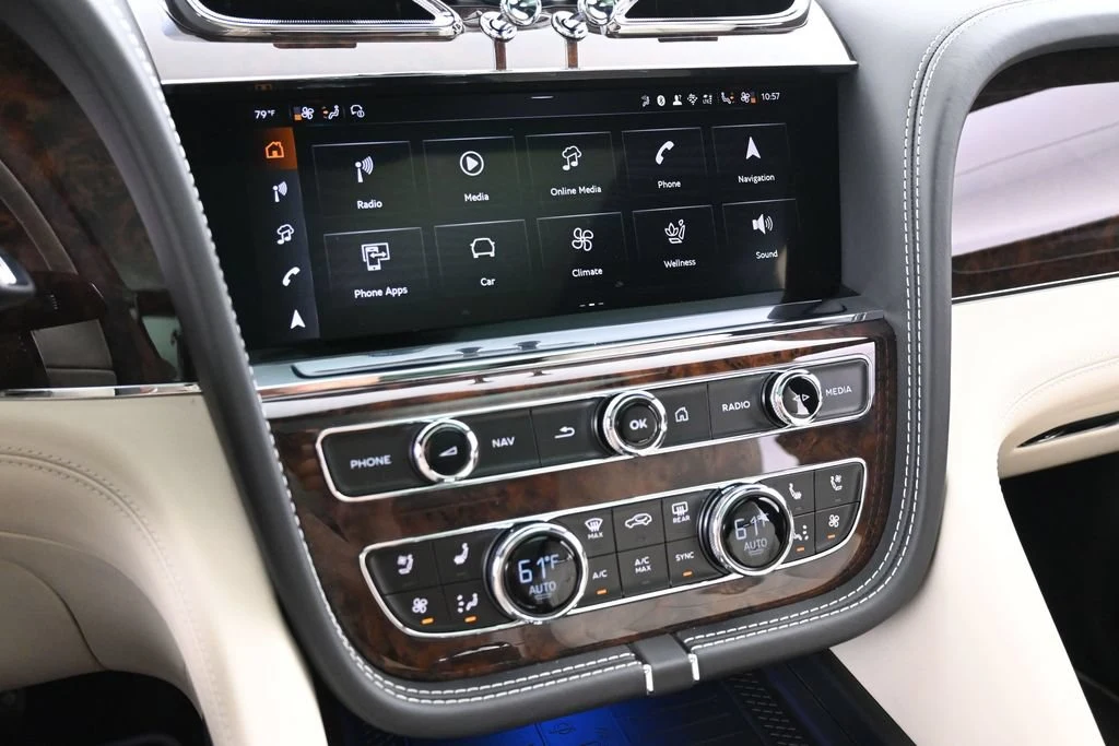 2026 Bentley Bentayga V8 interior, Linen