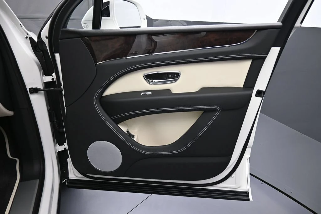 2026 Bentley Bentayga V8 interior, door panel, Linen