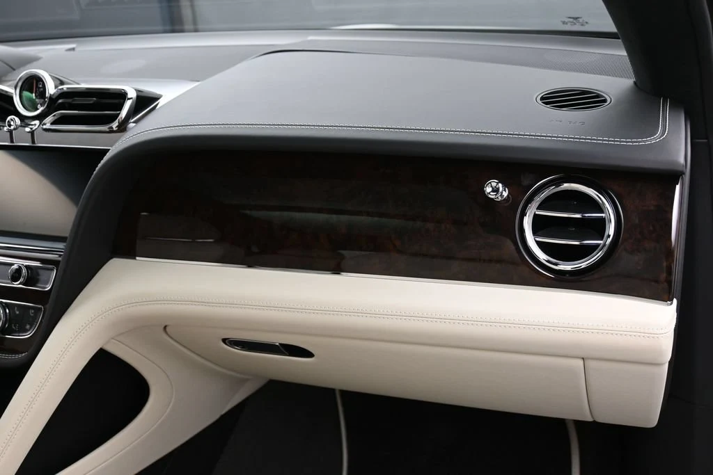 2026 Bentley Bentayga V8 interior, door panel, Linen