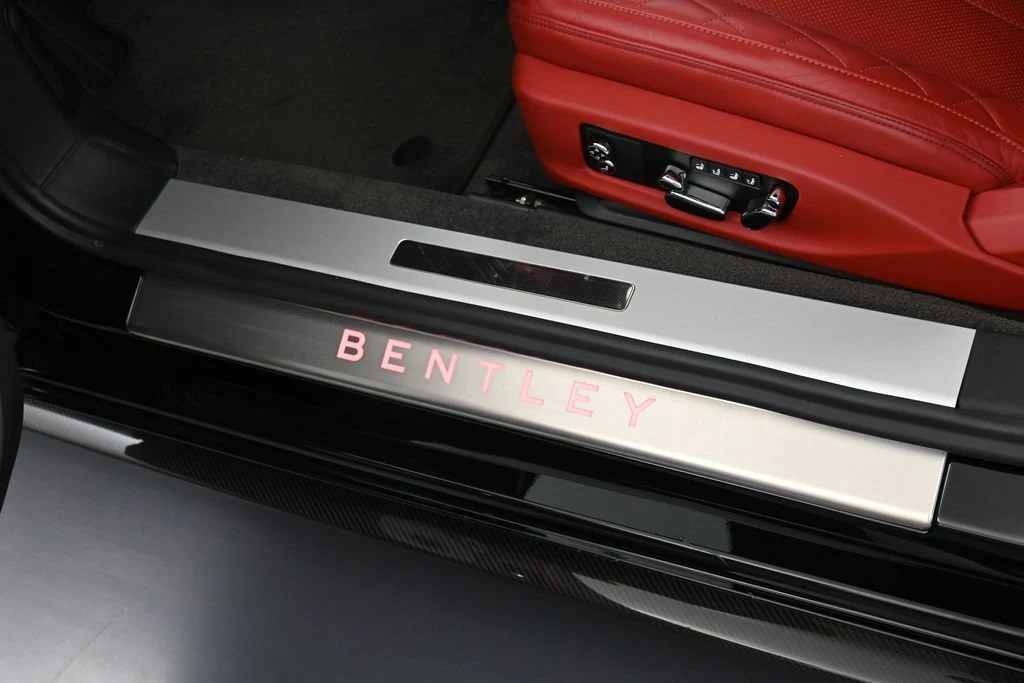 2022 Bentley Continental GTC V8 interior, door sill