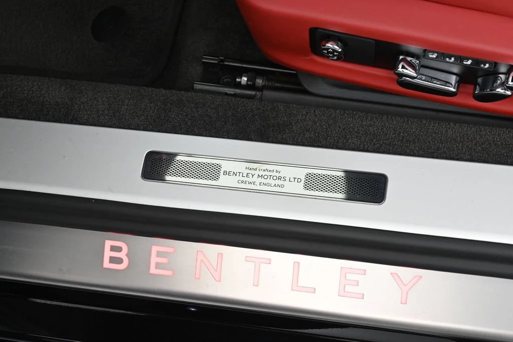2022 Bentley Continental GTC V8 interior, door sill