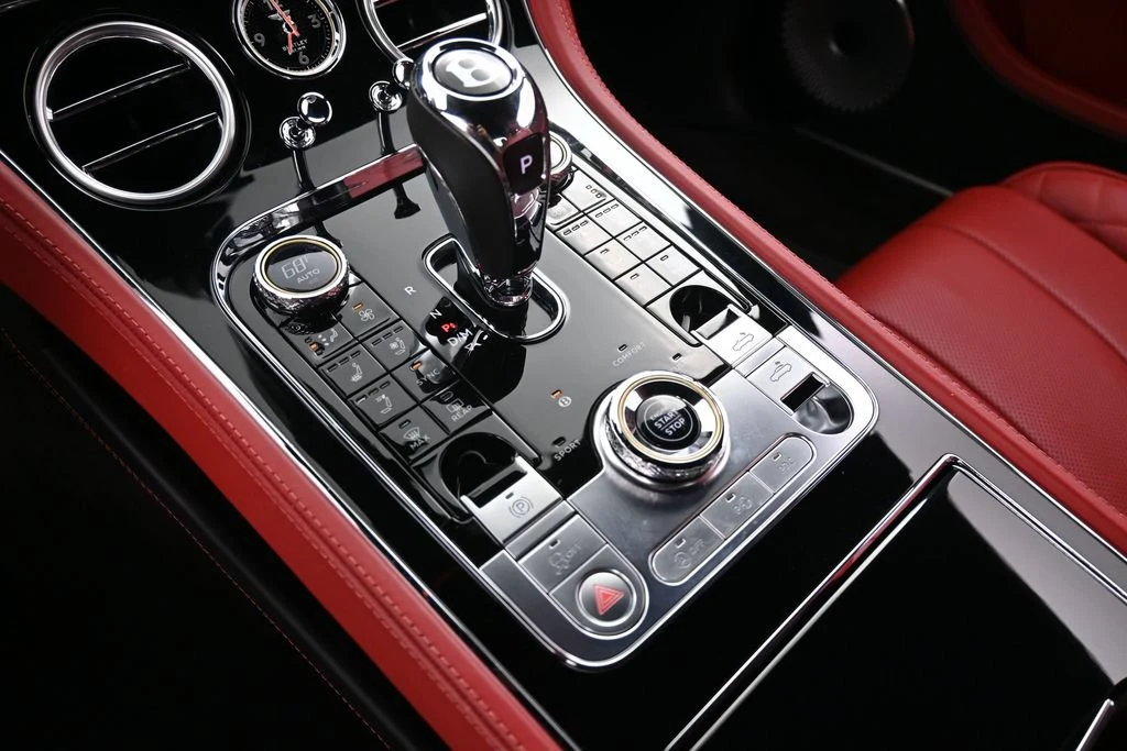 2022 Bentley Continental GTC V8 interior, center console