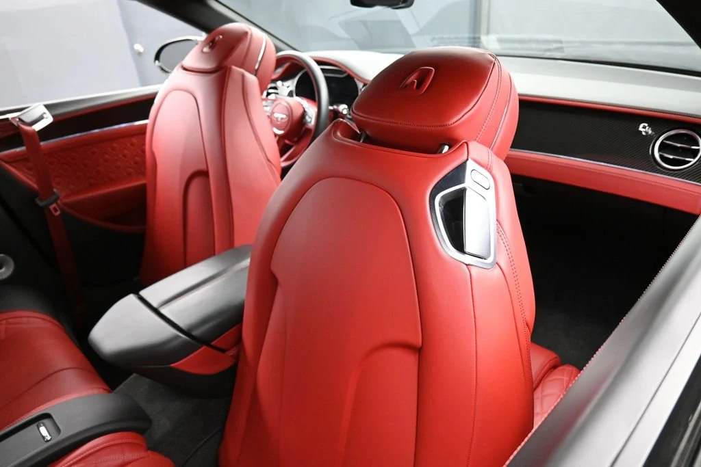 2022 Bentley Continental GTC V8 interior, seats
