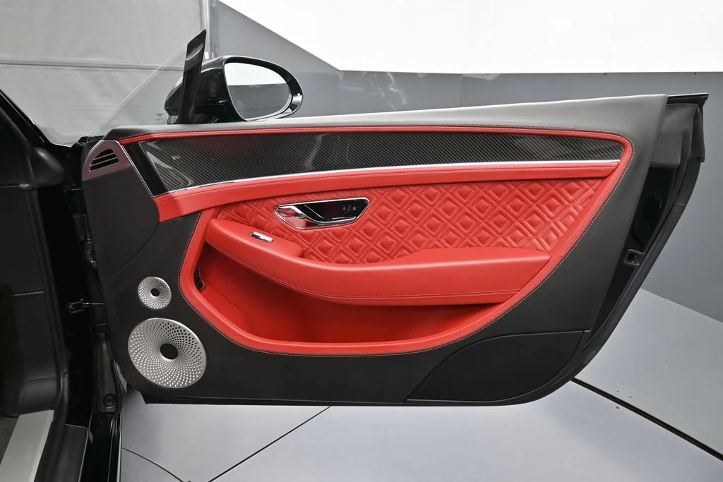 2022 Bentley Continental GTC V8 interior, door panel