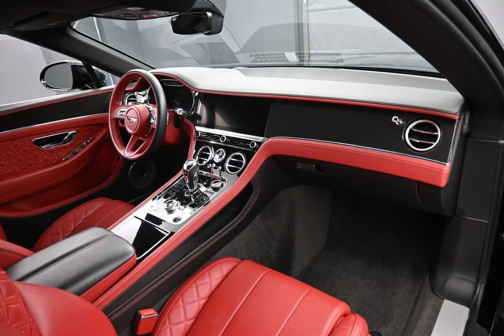 2022 Bentley Continental GTC V8 interior, dashboard