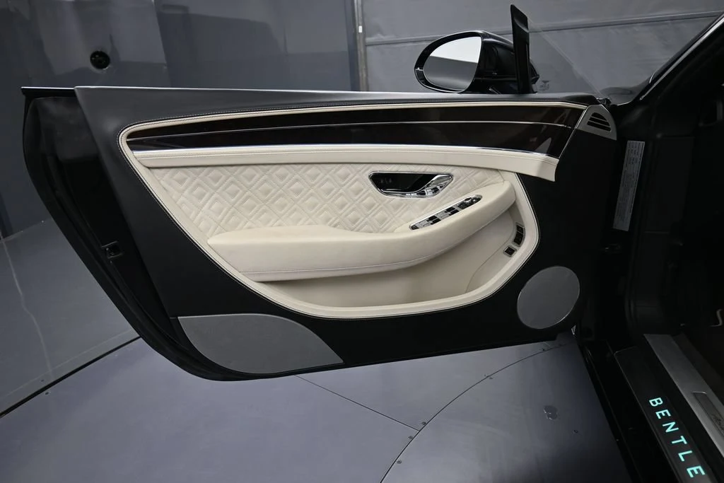 2023 Bentley Continental GTC V8 interior, door panel