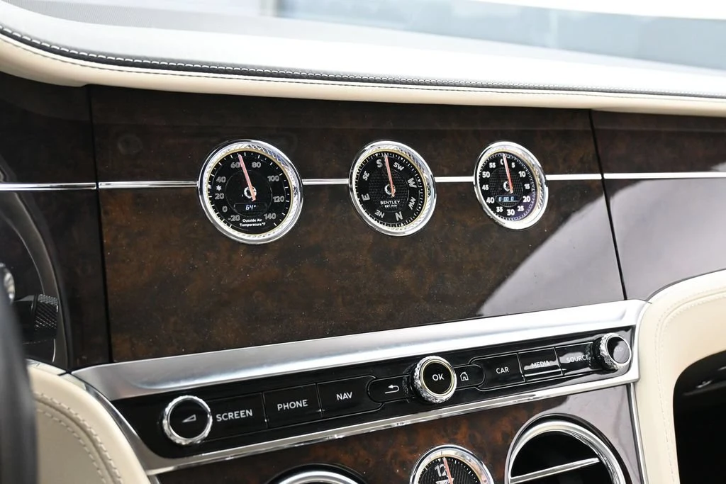 2023 Bentley Continental GTC V8 interior