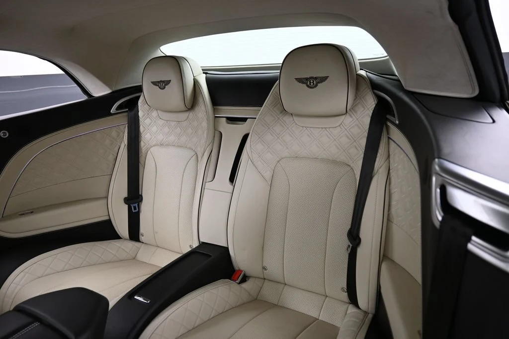 2023 Bentley Continental GTC V8 interior, seats