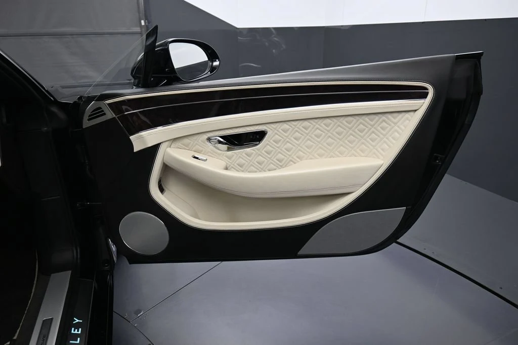 2023 Bentley Continental GTC V8 interior, door panel