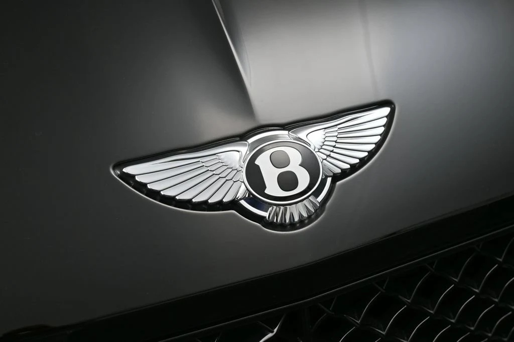 2023 Bentley Continental GTC V8, detail