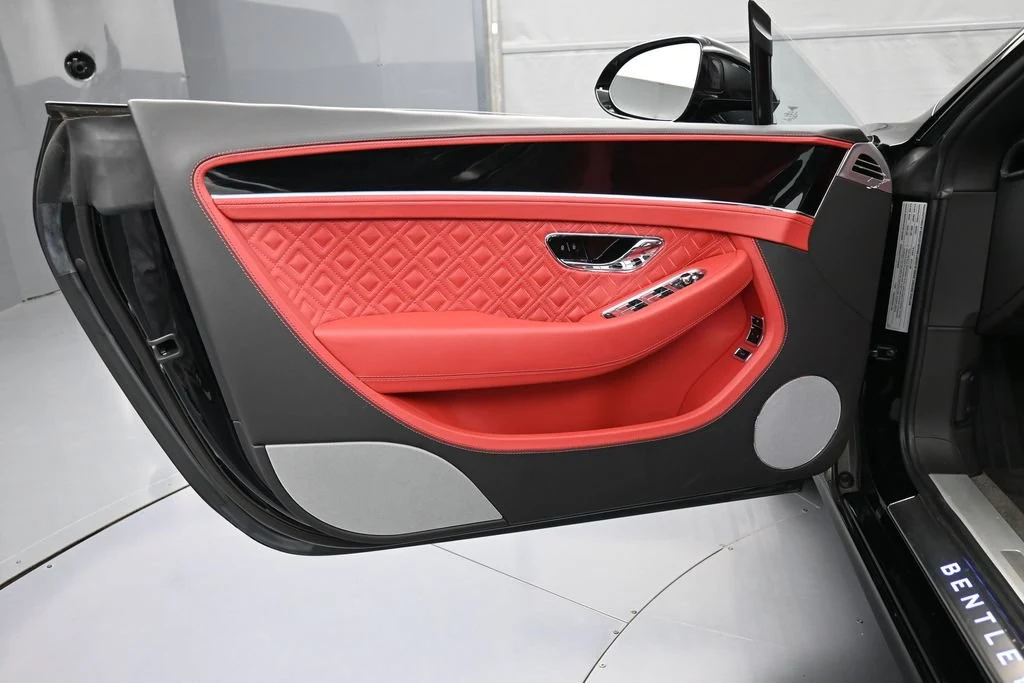 2023 Bentley Continental GTC V8 interior, door panel