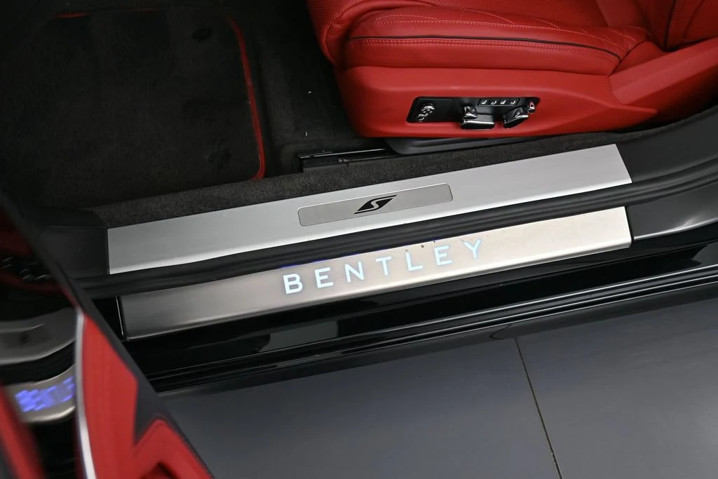 2023 Bentley Continental GTC V8 interior, door sill