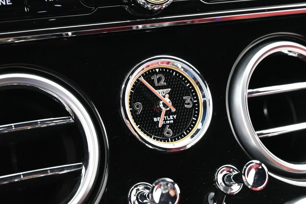 2023 Bentley Continental GTC V8 interior