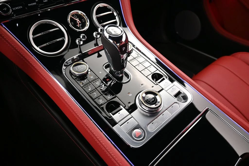 2023 Bentley Continental GTC V8 interior, center console