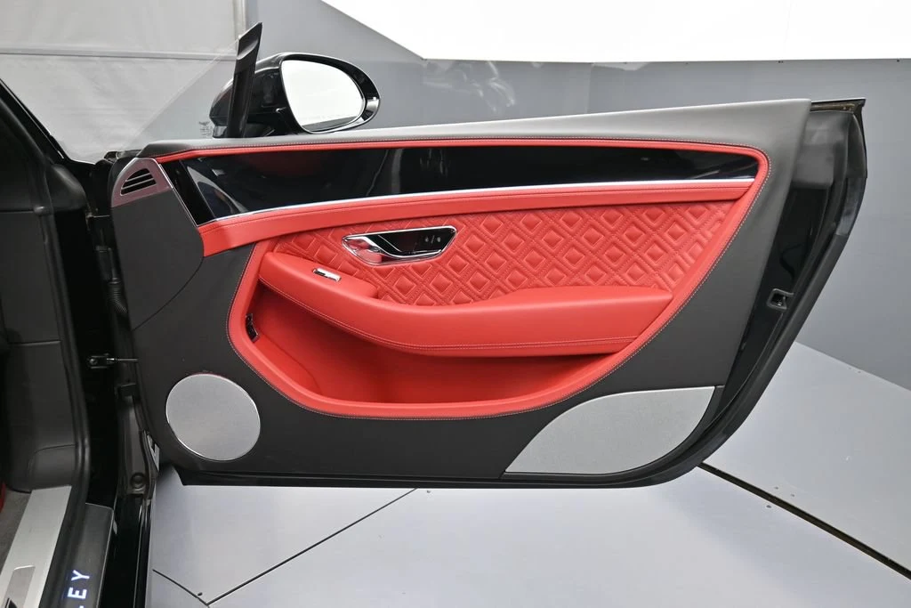2023 Bentley Continental GTC V8 interior, door panel