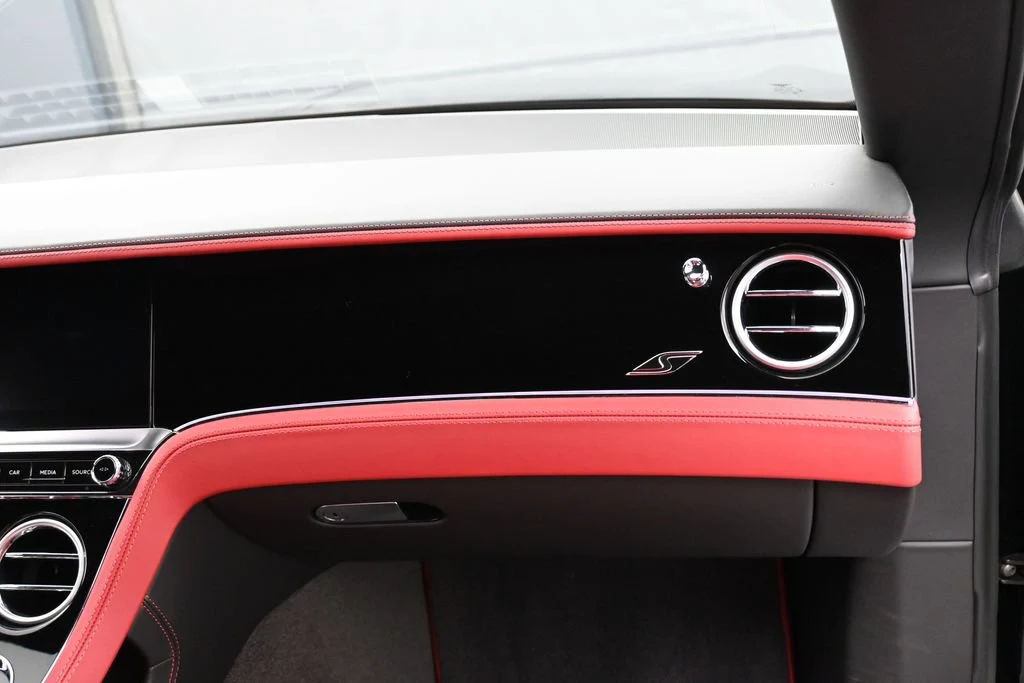 2023 Bentley Continental GTC V8 interior, door panel