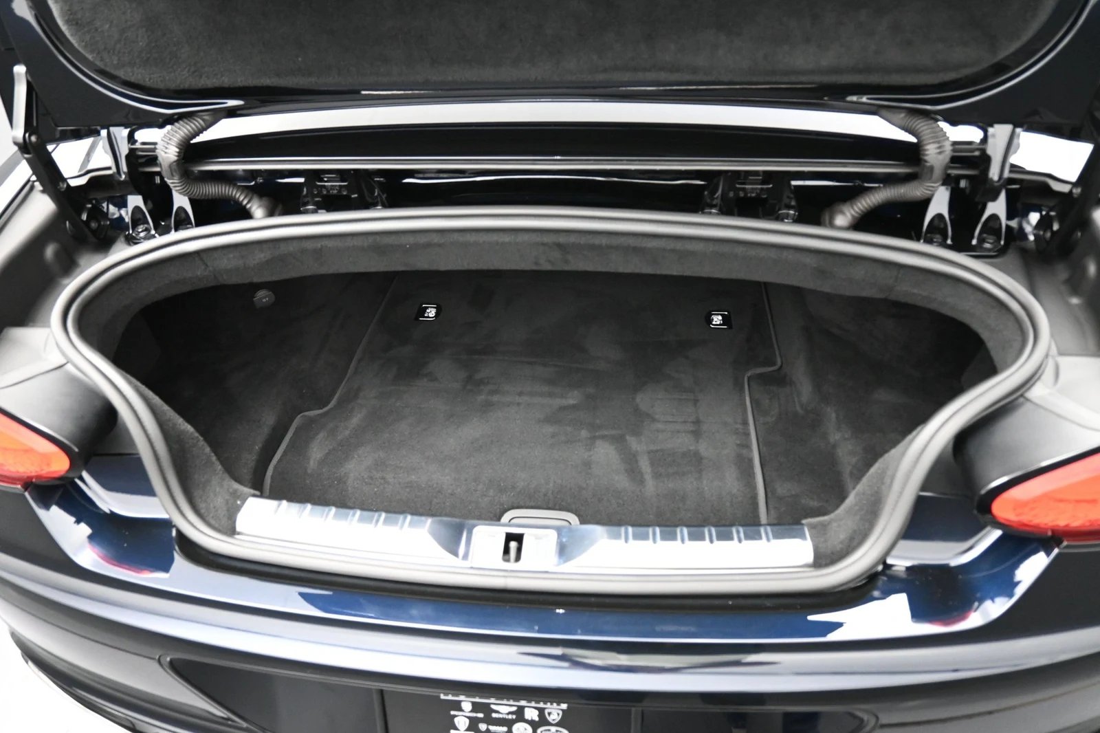 2023 Bentley Continental GTC Speed trunk