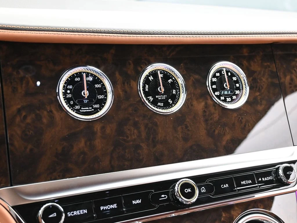 2026 Bentley Continental GTC interior, Saddle