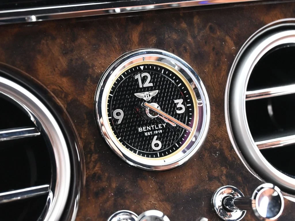 2026 Bentley Continental GTC interior, Saddle