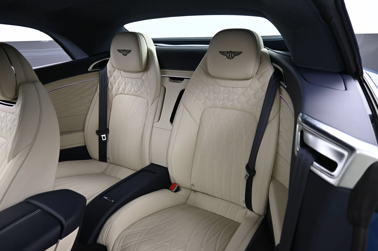 2026 Bentley Continental GTC interior, seats