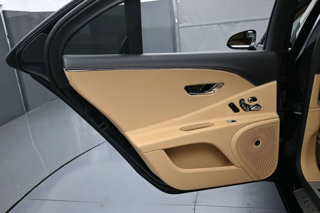 2020 Bentley Flying Spur W12 interior, door panel