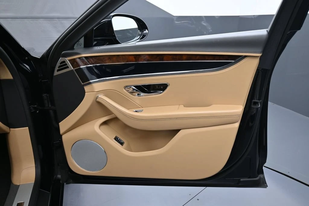 2020 Bentley Flying Spur W12 interior, door panel