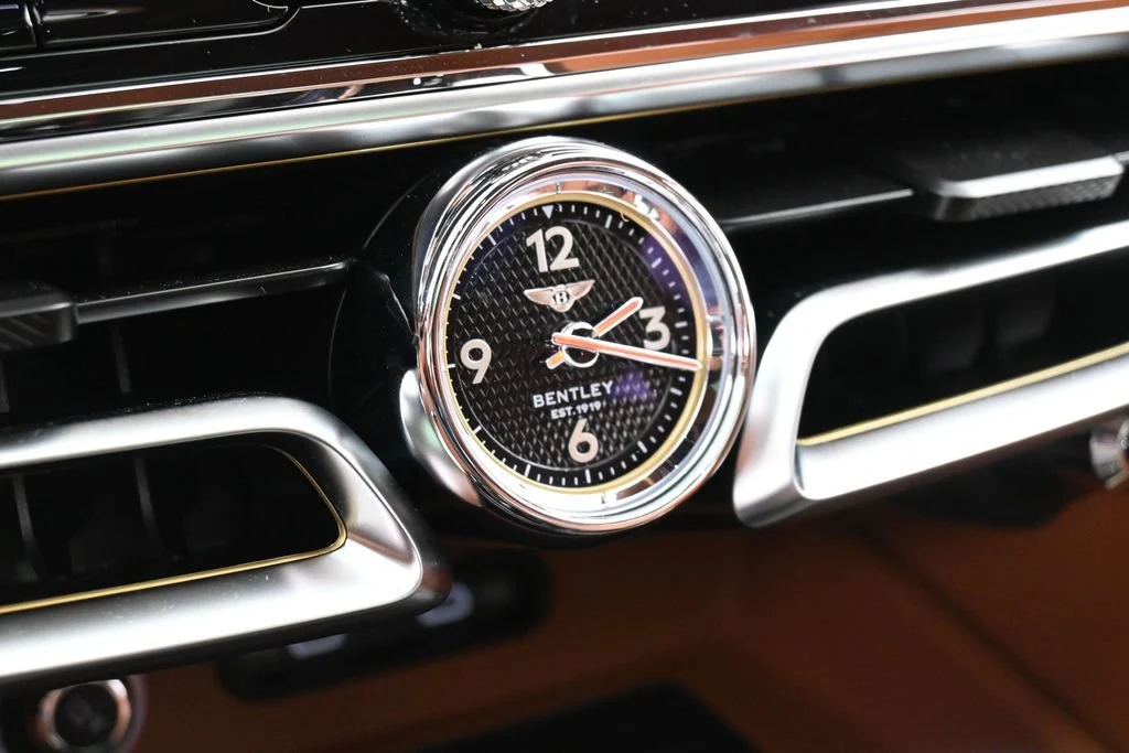 2026 Bentley Flying Spur interior, Saddle