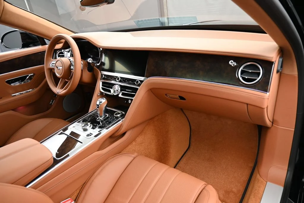 2026 Bentley Flying Spur interior, Saddle