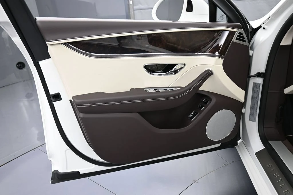 2026 Bentley Flying Spur interior, door panel, Linen
