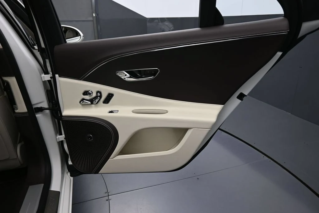 2026 Bentley Flying Spur interior, door panel, Linen