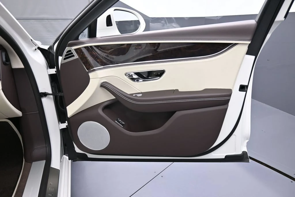 2026 Bentley Flying Spur interior, door panel, Linen