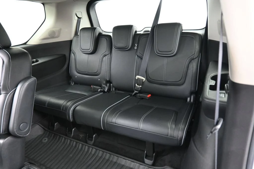 2025 Infiniti QX80 Sensory interior, seats, Graphite
