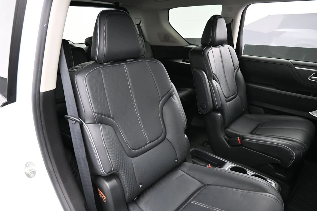 2025 Infiniti QX80 Sensory interior, seats, Graphite