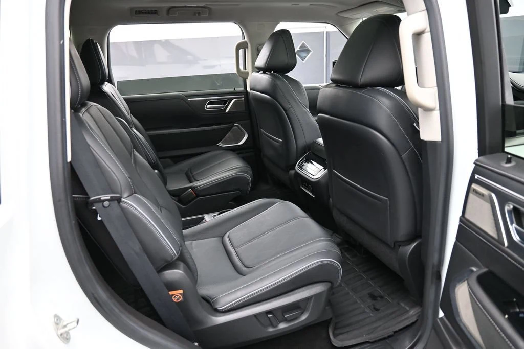 2025 Infiniti QX80 Sensory interior, seats, Graphite