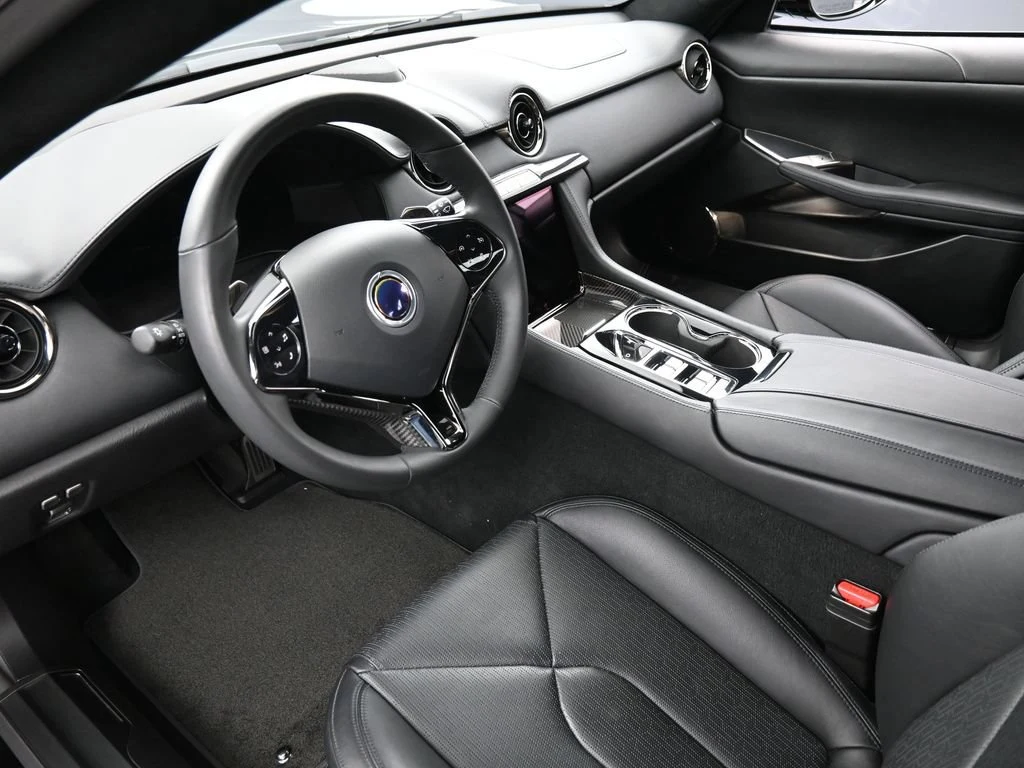 2025 Karma Revero interior, Palisades