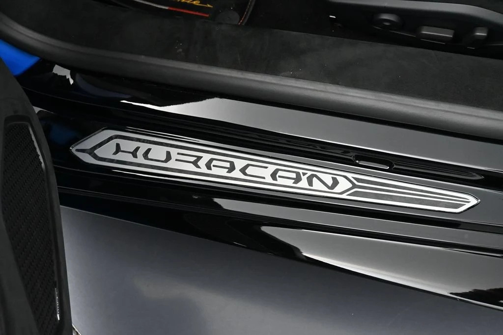 2018 Lamborghini Huracán Performante interior, door sill, Arancio Leonis/Nero Ade