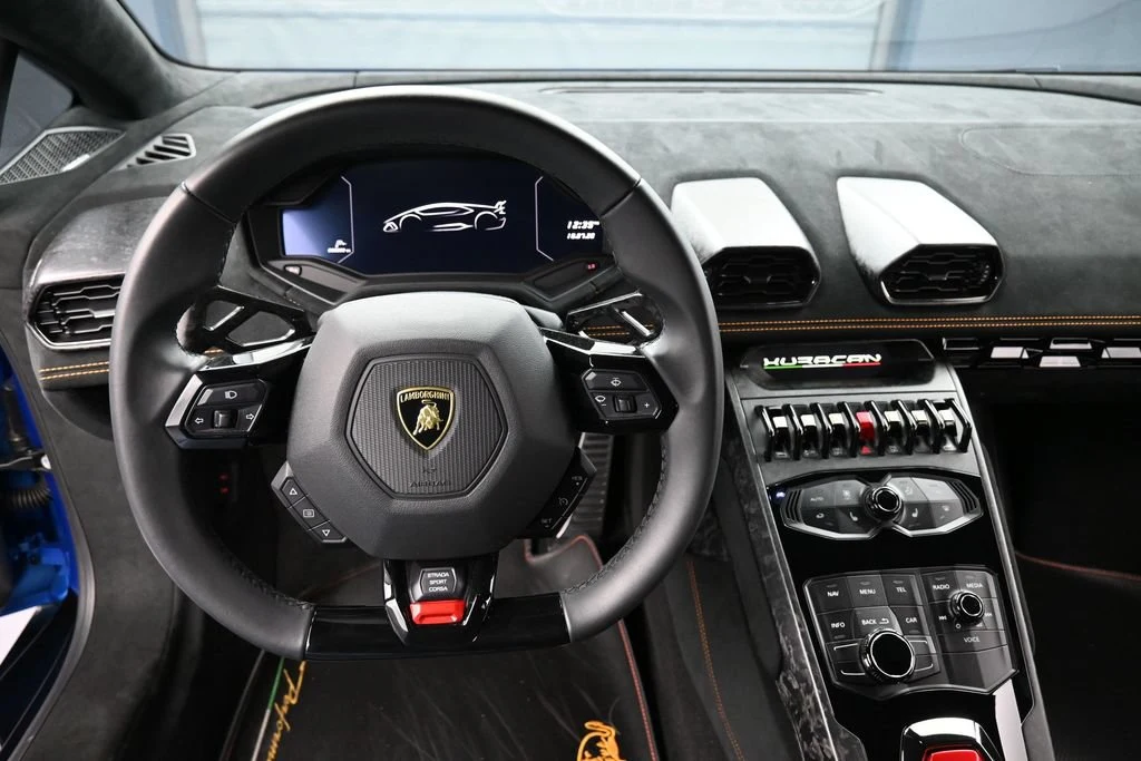 2018 Lamborghini Huracán Performante interior, dashboard, Arancio Leonis/Nero Ade