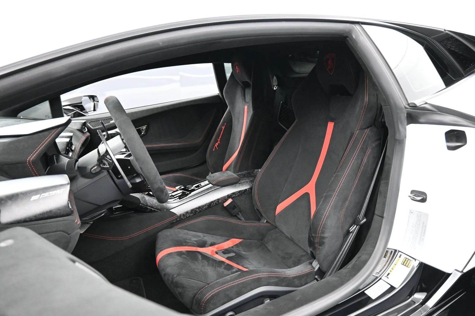 2018 Lamborghini Huracán Performante interior, seats, Nero Cosmus